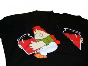 Яркая печать на футболках