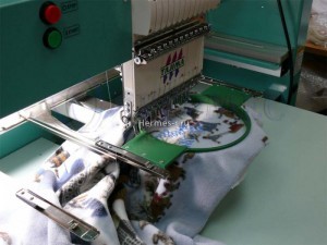 Вышивка на пледе