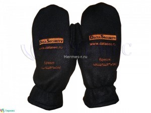 машинная вышивка на варежках