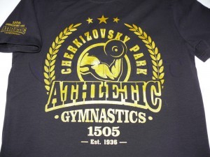 печать золотом на футболках