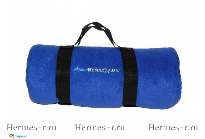 Вышивка на пледе в ремнях